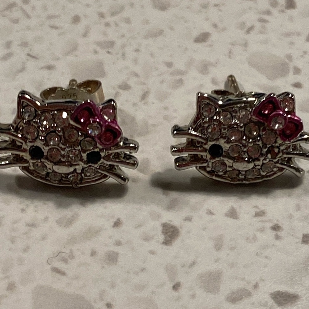 SANRIO HELLO KITTY Swarovski Crystal rhinestone gem earrings bow head